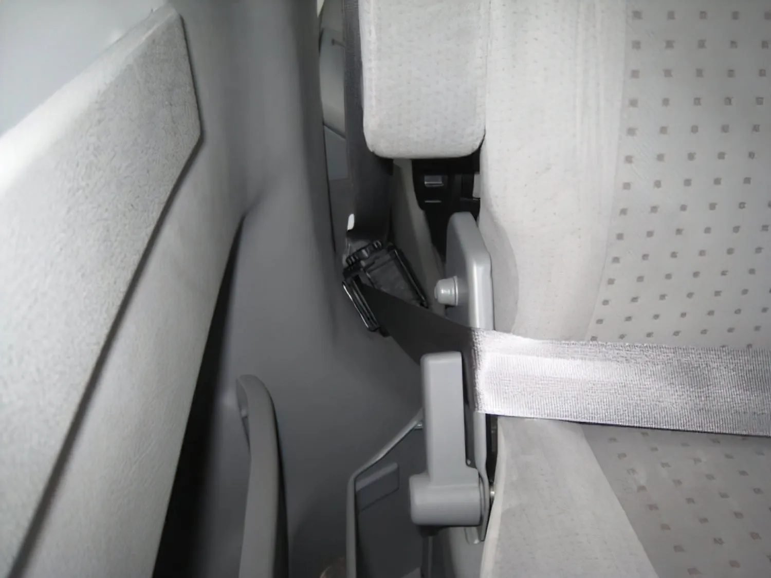 3-Point Retracting Seat Belt for Jumpseat (L/R) [Eurovan Weekender/Multivan]