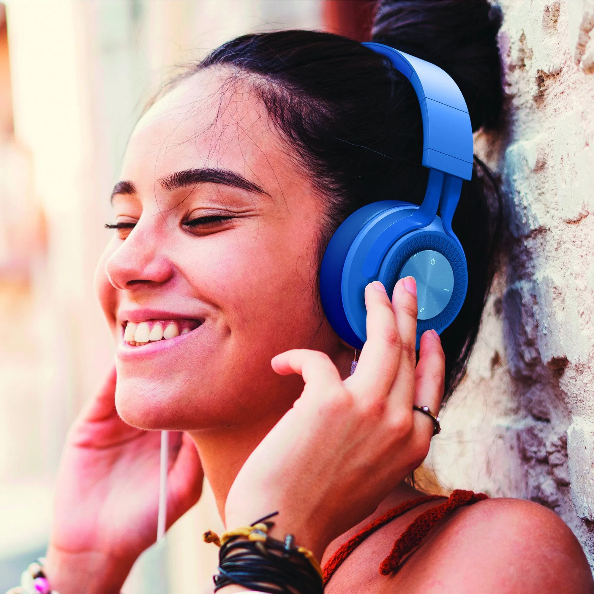 Brookstone Nova Touch Wireless Headphones