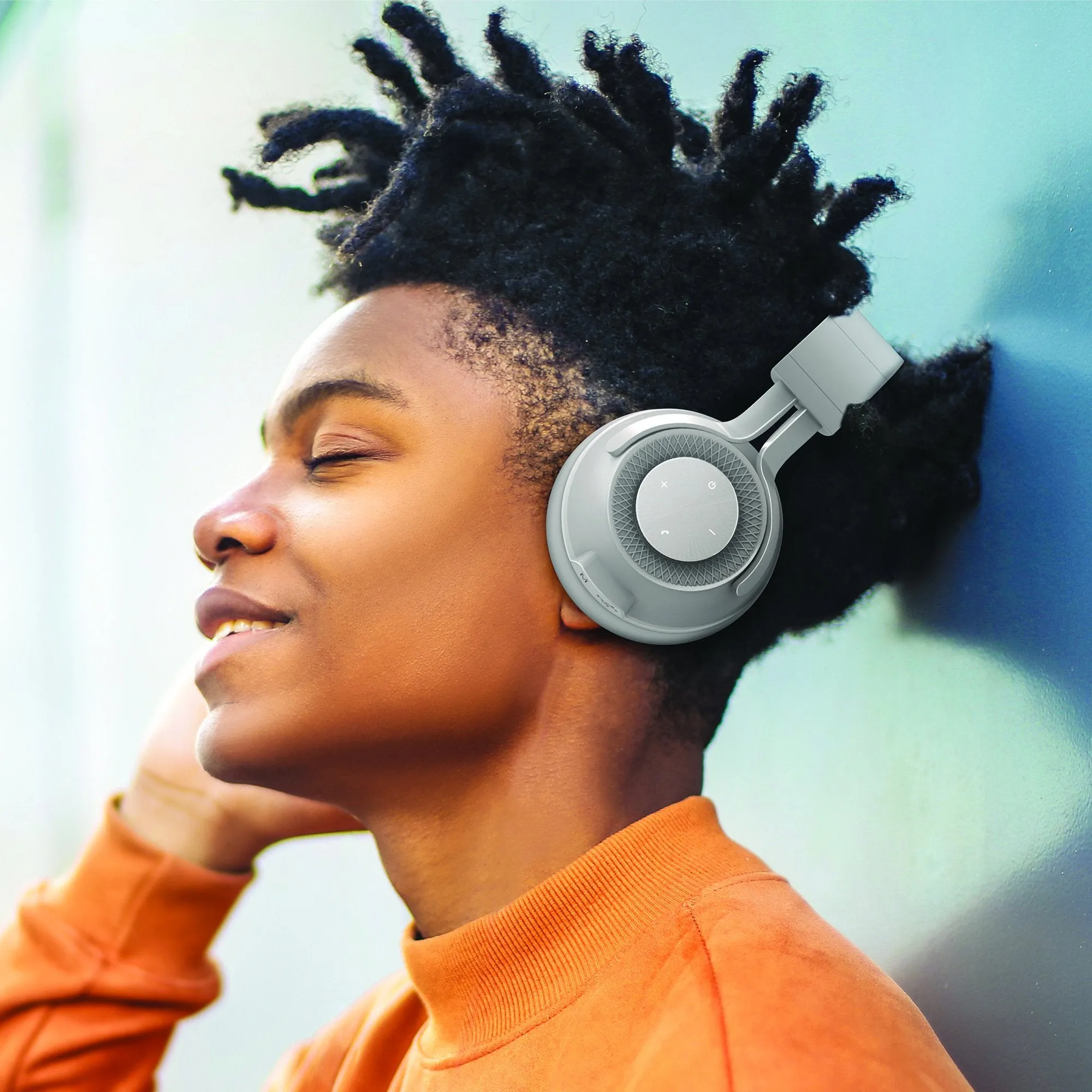 Brookstone Nova Touch Wireless Headphones