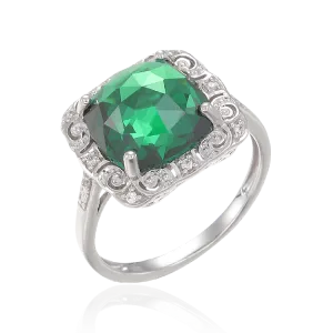 Classically Styled Emerald Green Ring
