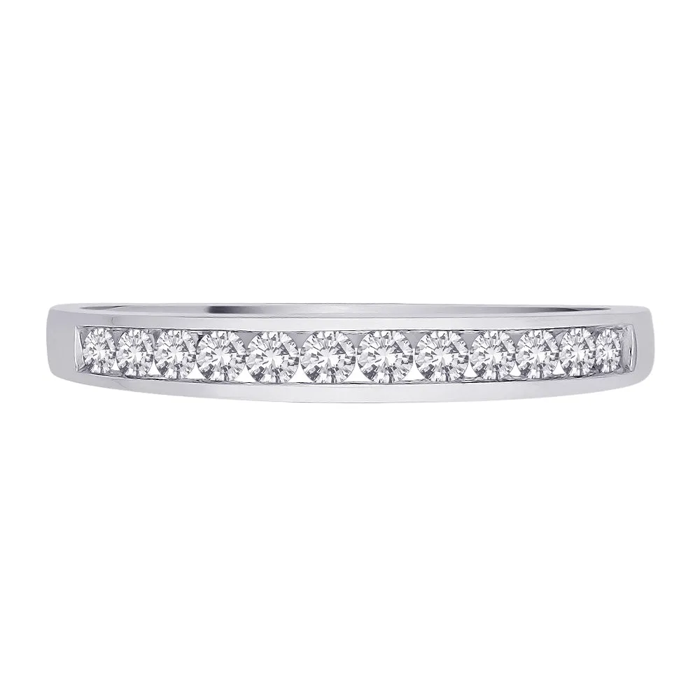 KATARINA 12-Stone Diamond Wedding Band (1/4 cttw)