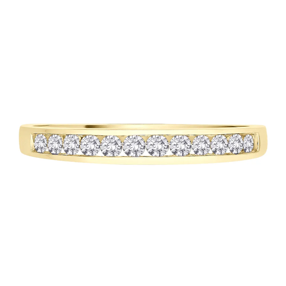 KATARINA 12-Stone Diamond Wedding Band (1/4 cttw)