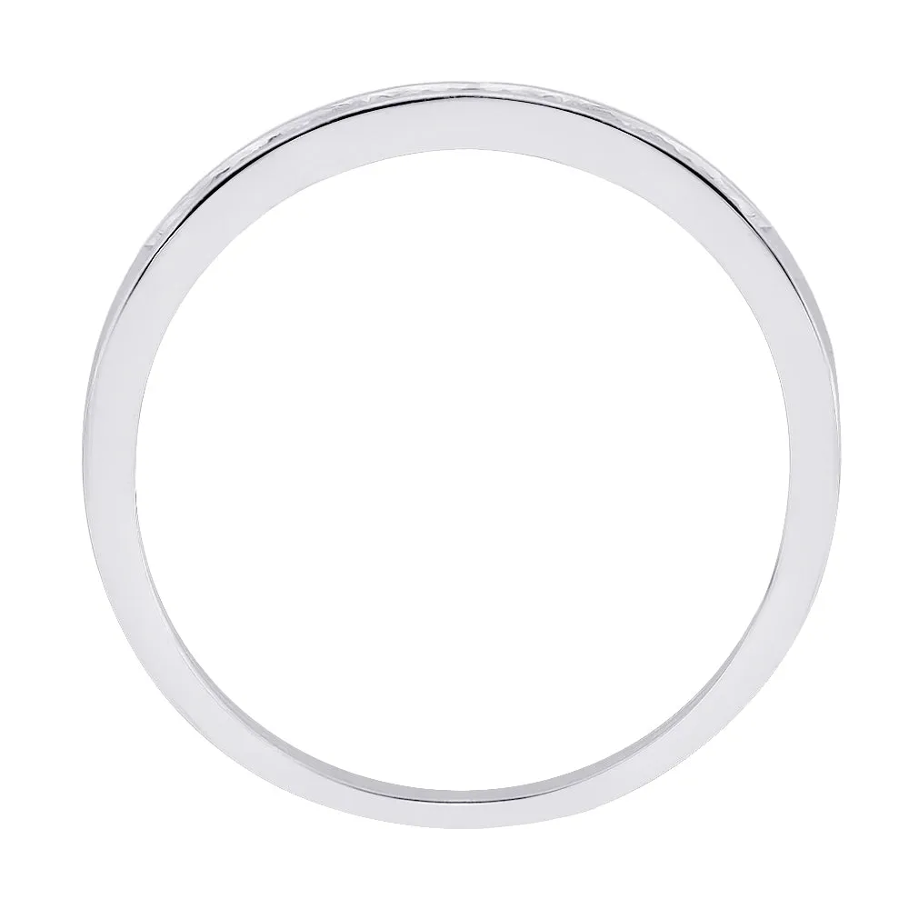 KATARINA 12-Stone Diamond Wedding Band (1/4 cttw)